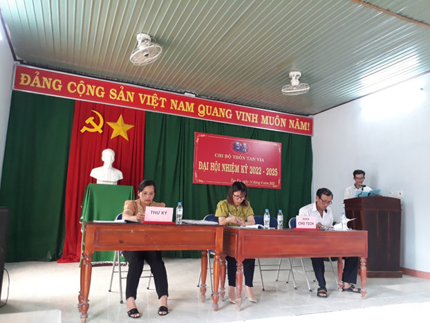 Chi bộ thôn Tan Via xã Sơn Dung tổ chức Đại hội Chi bộ, nhiệm kỳ 2022-2025
