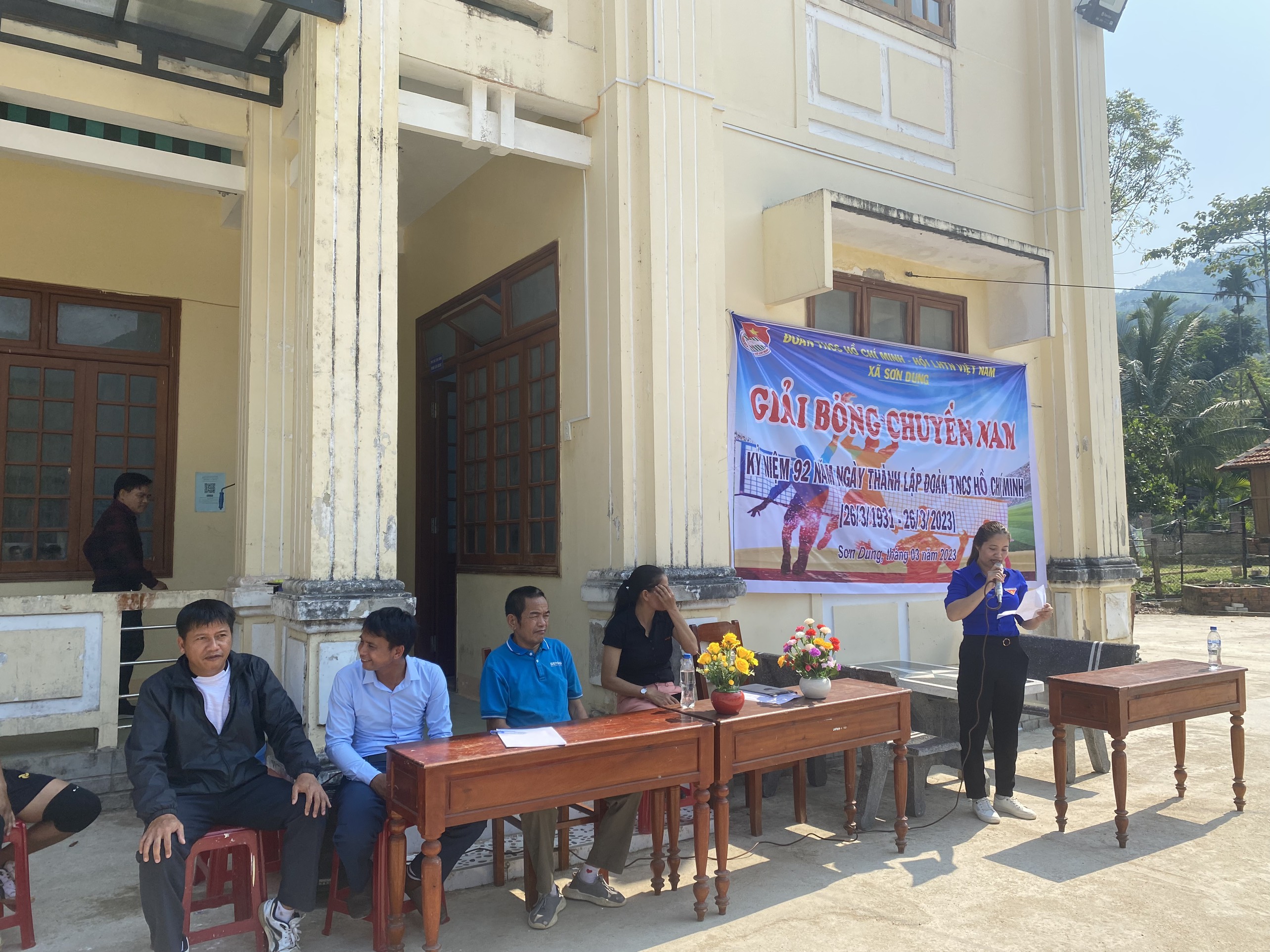 Đoàn thanh niên xã Sơn Dung tổ chức giao lưu bóng chuyền chào mừng kỷ niệm 92 năm thành lập đoàn thanh niên cộng sản Hồ Chí Minh (26/3/1931 - 26/3/2023)
